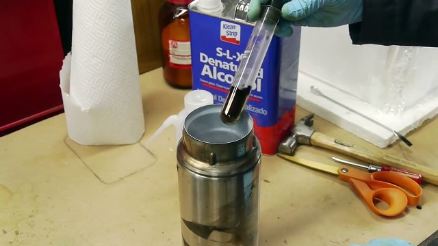 Dissolving lithium in anhydrous ammonia
