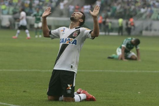 Tá vivo! Vasco vence o Palmeiras e fica perto de fugir da degola