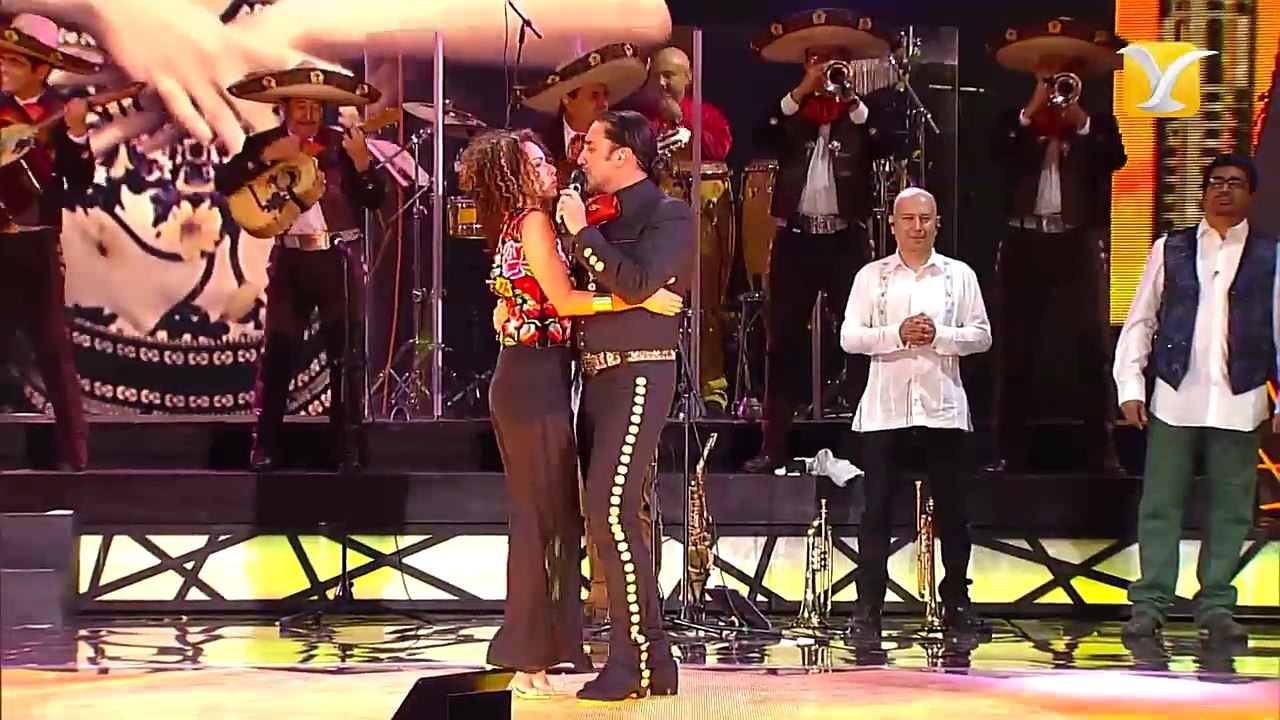 Es la mujer - Alejandro Fernandez