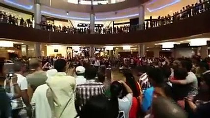 This man can balance ANYTHING