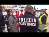 Pozzallo (RG) - Sbarco di 700 migranti con 4 arresti (08.11.15)