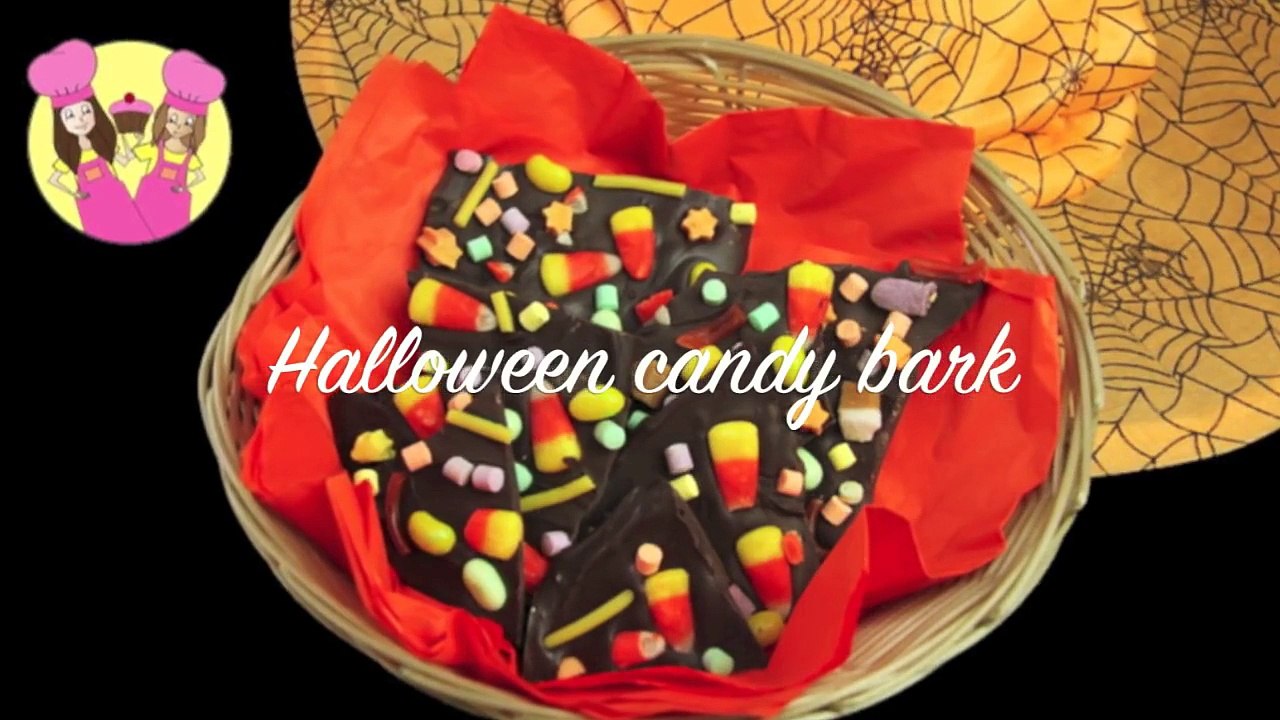 Make HALLOWEEN CANDY BARK! Charli & Ash make chocolate candy bark (use leftovers from hall