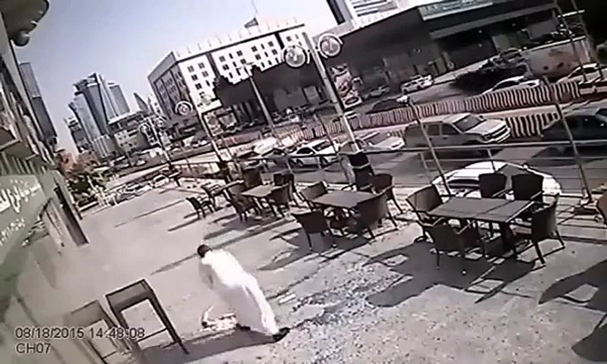 Incredible footage show the closest shave ever?