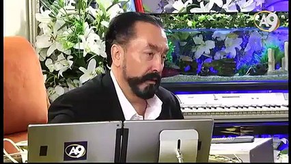 Hz. Mehdi (as) yeşil gözlü ve yanağına doğru sakalı düzenlenmiş bir gençtir.