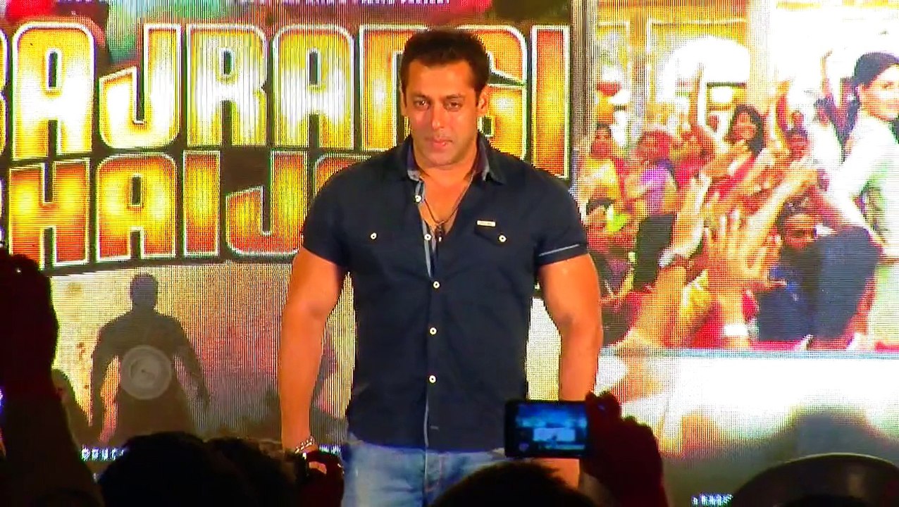 Salman Khan Gives 'PHANTOM' Screening A Miss | Avoids Katrina Kaif & Saif Ali Khan