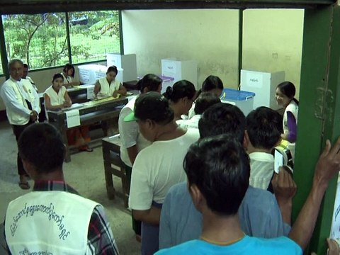 Birmanie: Aung San Suu Kyi confiante mais juge qu'il est trop tôt pour crier victoire