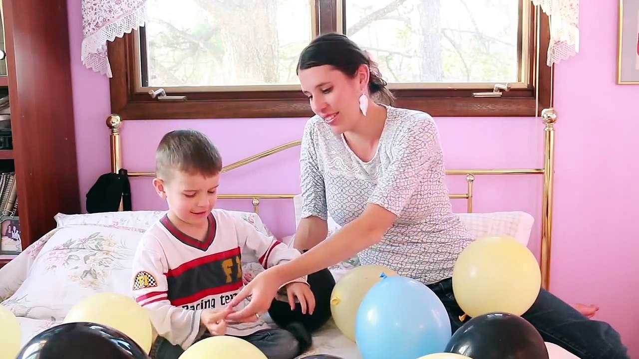 SURPRISE GIANT BALLOON DROP POP Toys CHALLENGE Frozen Toby Surprise Video DisneyCarToys Be