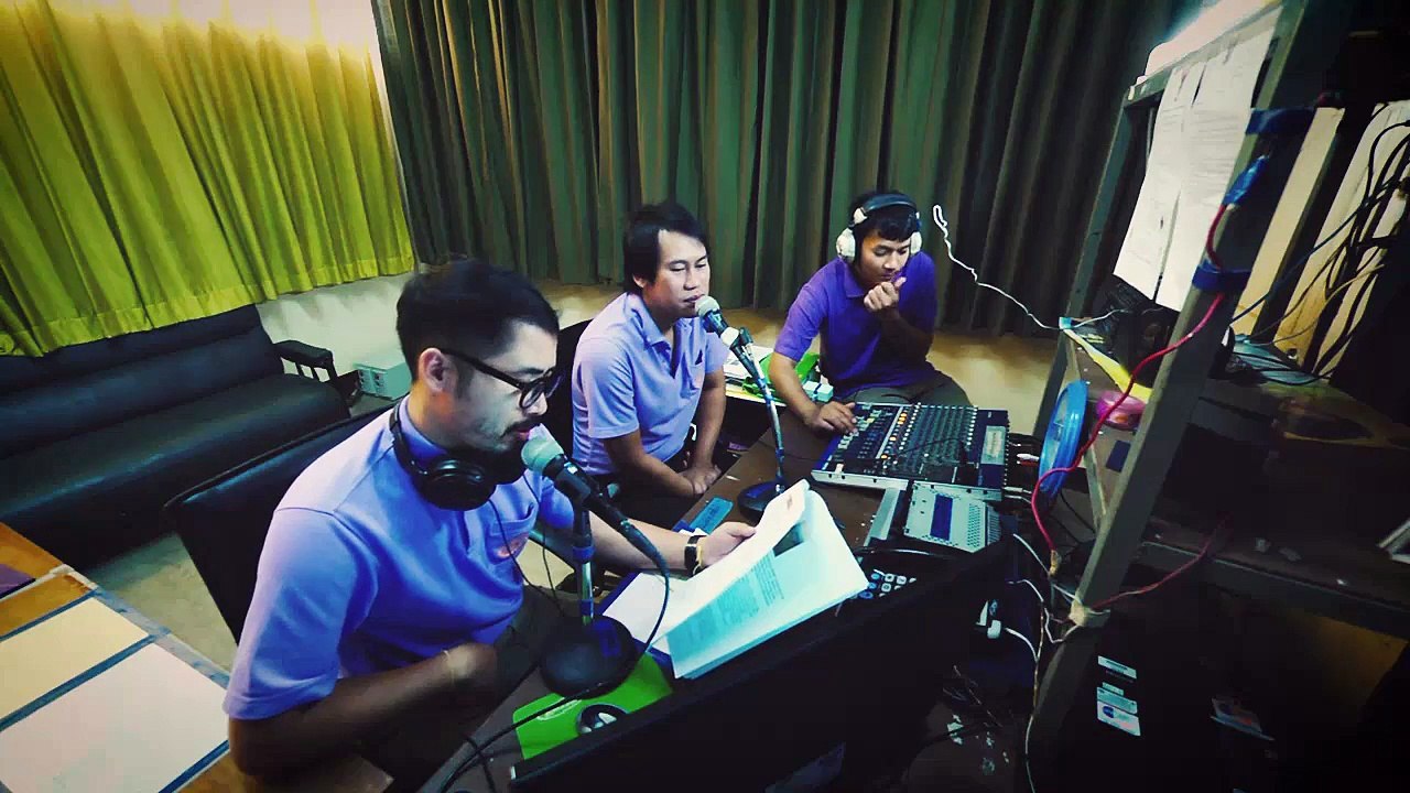 รายการนิเทศศาสตร์บันเทิง(ย้อนหลัง 27-10-58)