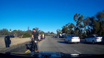 Un motard sauvé par son casque lors d'un accident sur l'autoroute