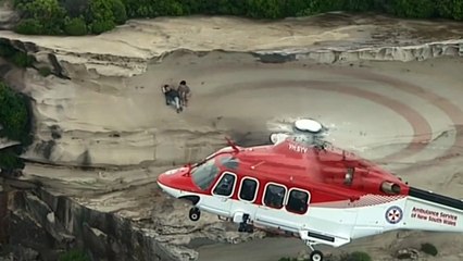 Daring cliff rescue in Australia