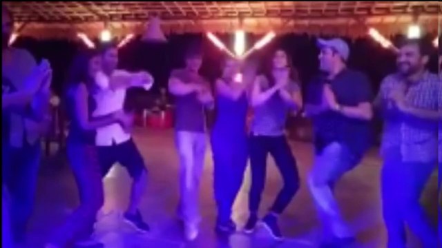 Shahrukh & Dilwale team dance for PRDP (Prem Ratan Dhan Payo)