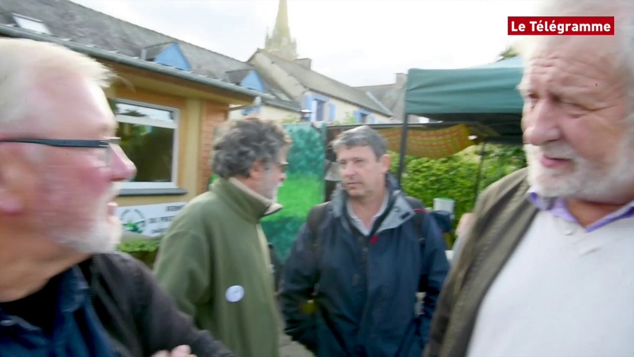 Régionales 2015. René Louail en campagne sur la Ferme du Pressoir