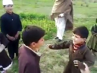 Asy Hote Hain Pakistani Bachy Jnhain kbi Dard Nhi Hota Ye Vedio Doston main Shere  Krain.npmake