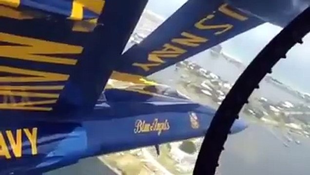 Blue Angels : Avions en formation serrée