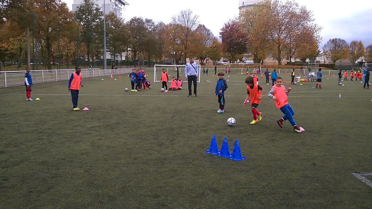 Travail devant le but séance U9 mercredi 04 novembre 2015 suite