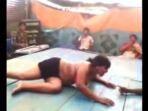 It's not hot, it's most funny Bangla Jatra dance ever - Dancing Doll-bs8JQMtVcoI