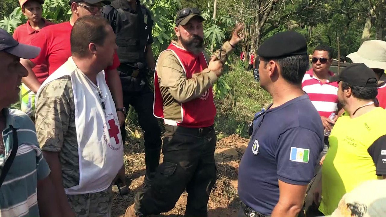 Brésil: les secours s'organisent après le drame...