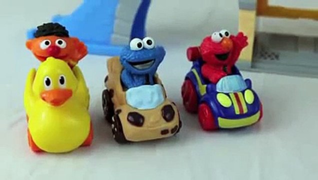Sesame Street Racers Bert and Ernies Garage with Cookie Monster, Elmo, Disney Cars Toy