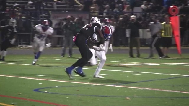 Undefeated Old Mill easily defeats Annapolis, 45-12