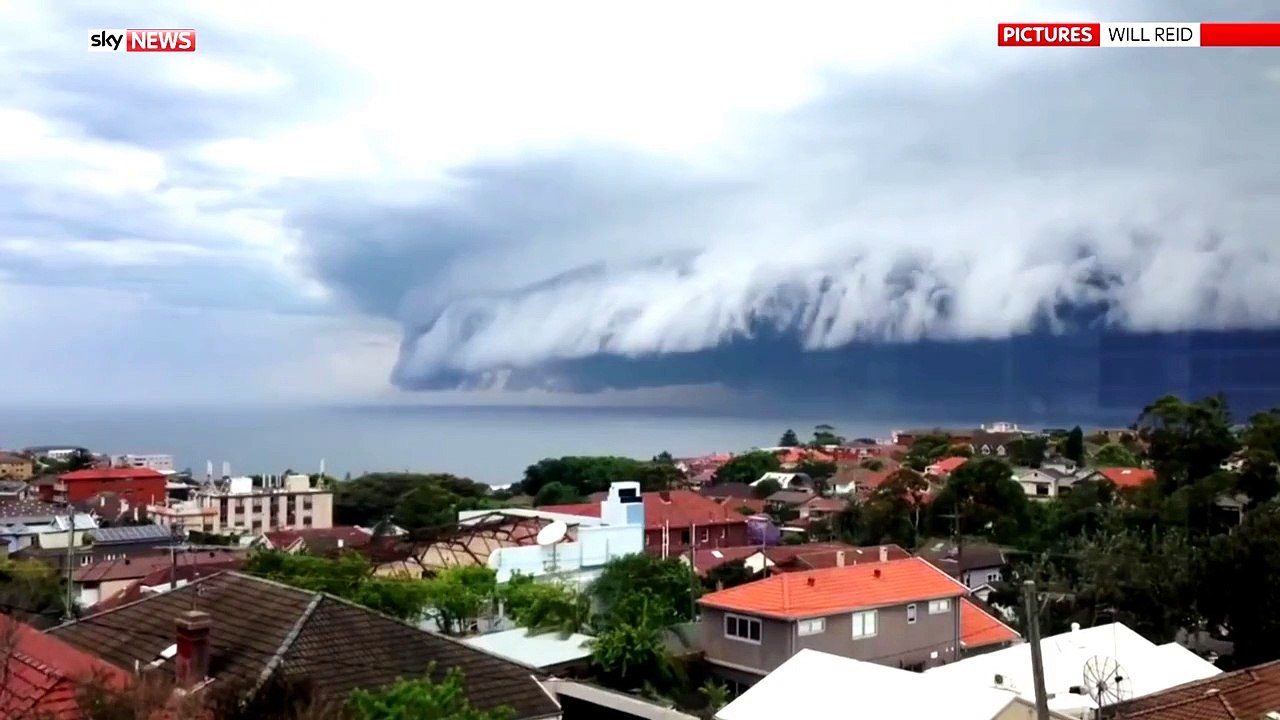 Une vague incroyable au-dessus de Sydney