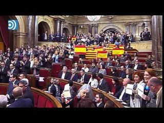 El Parlamento de Cataluña vota a favor de la independencia