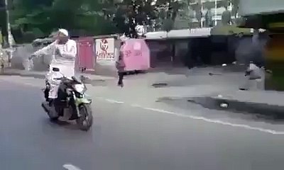 BaBa JEE stunts on Motorcycle EPIC