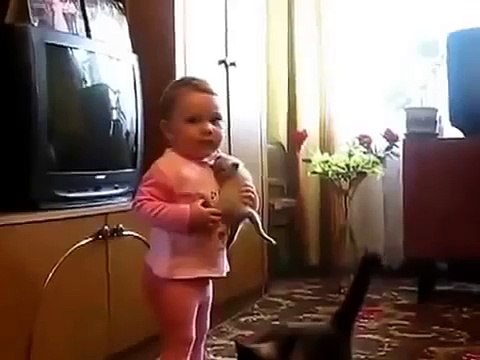 КОШКА ЗАБРАЛА КОТЕНКА У РЕБЕНКА приколы!