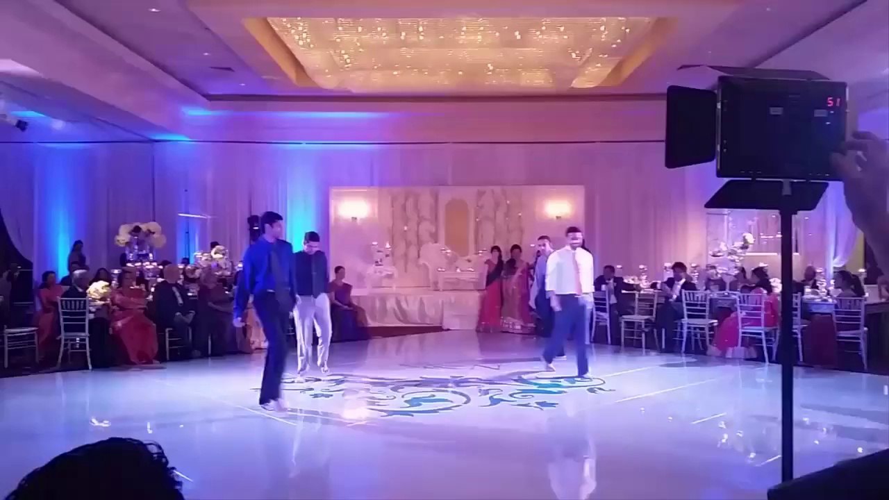 Awesome Mehndi Dance On ( Larki Hai Bari Jani) | HD ✔