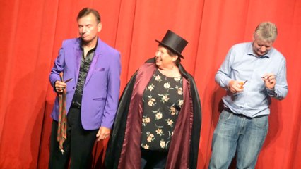 Les mouettes d'or 2015, Nadine et Jean-Michel se plient aux facéties de Rick, le ventriloque.