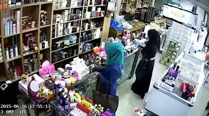 WOW see How Women Steeling accessories from Shop – Very Smart