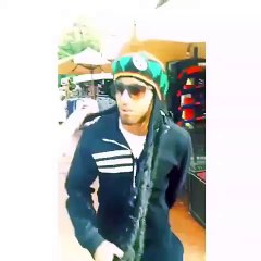 Lucas en mode Lucas Marley