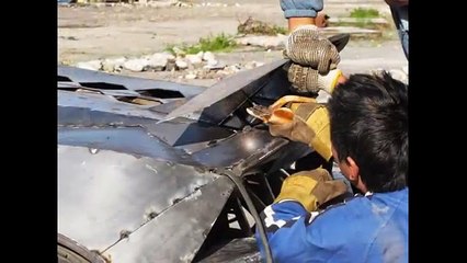 BRUTAL!!! Grupo de amigos transformam velho Volvo num lamborghini sesto elemento