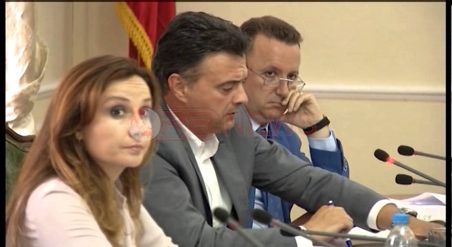 Kush është Ylli Manjani? Nga profili juridik tek ai politik- Ora News- Lajmi i fundit-