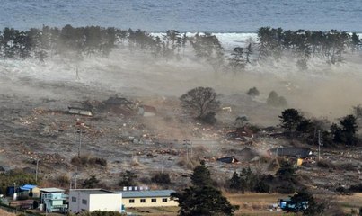 Shocking ... A big flood swept a city in Japan 2015
