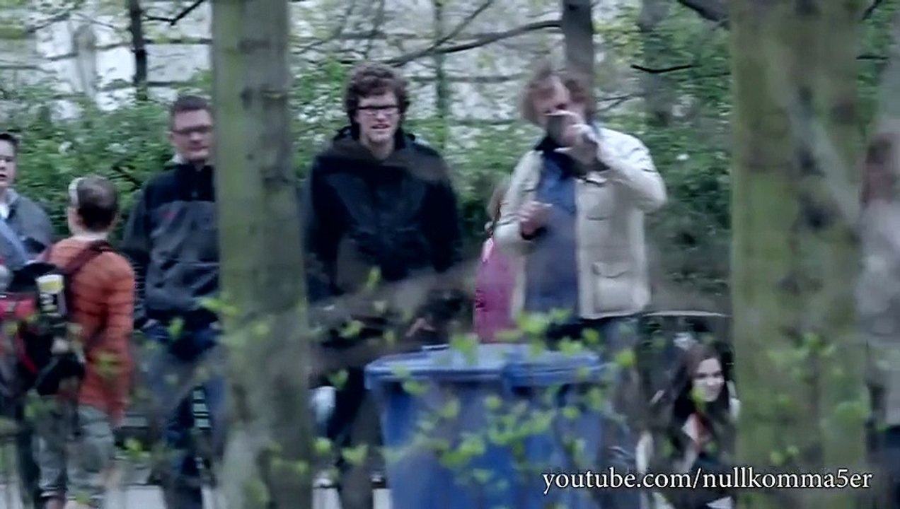 Çöpten Çıkan Bebek Şakasıyla İnsanları Hunharca Korkutmak - Komik videolar - Funny videos