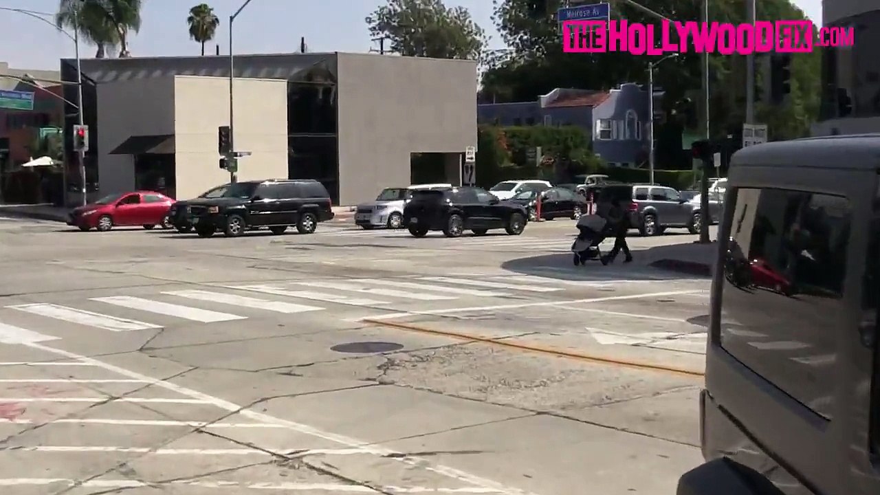 Linda Perry Singer Of 4 Non Blondes - Whats Up Goes For A Walk With Baby 10.17.15