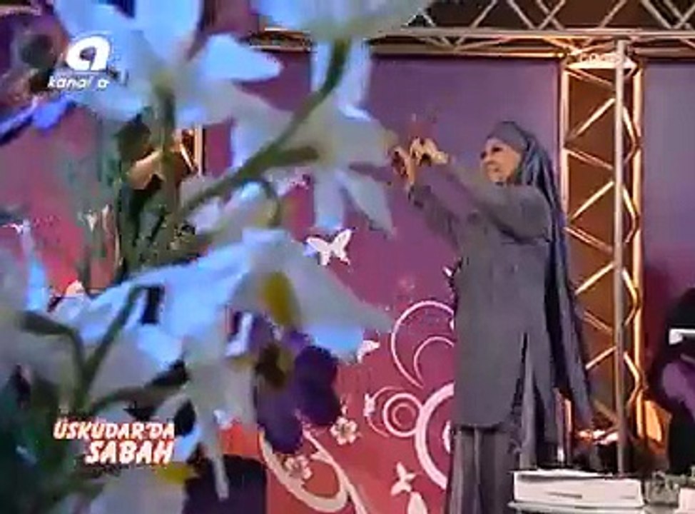 Bedia Akartürk  Kesik Çayır