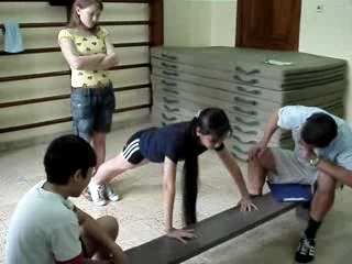 Разгибание Нюша