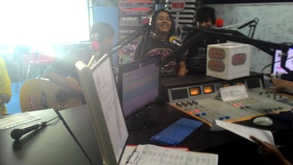D'wapinz Band - SERUNYA SEASION QUIZ CEBU BARENG DWAPINZ ON MALALA FM (CIREBON)