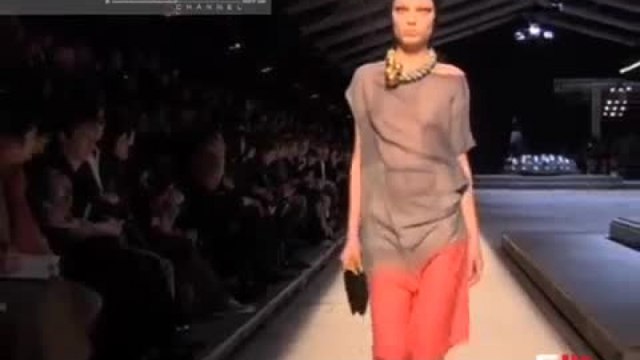 Fashion Show DRIES VAN NOTEN Spring Summer 2009 Paris 2 of 2 by Fashion Channel