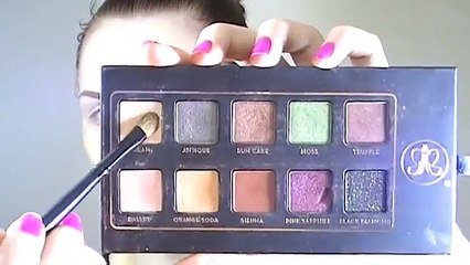 Blue Brown Duochrome Pigment by MAC Makeup Tutorial _ Make-up for hooded lids