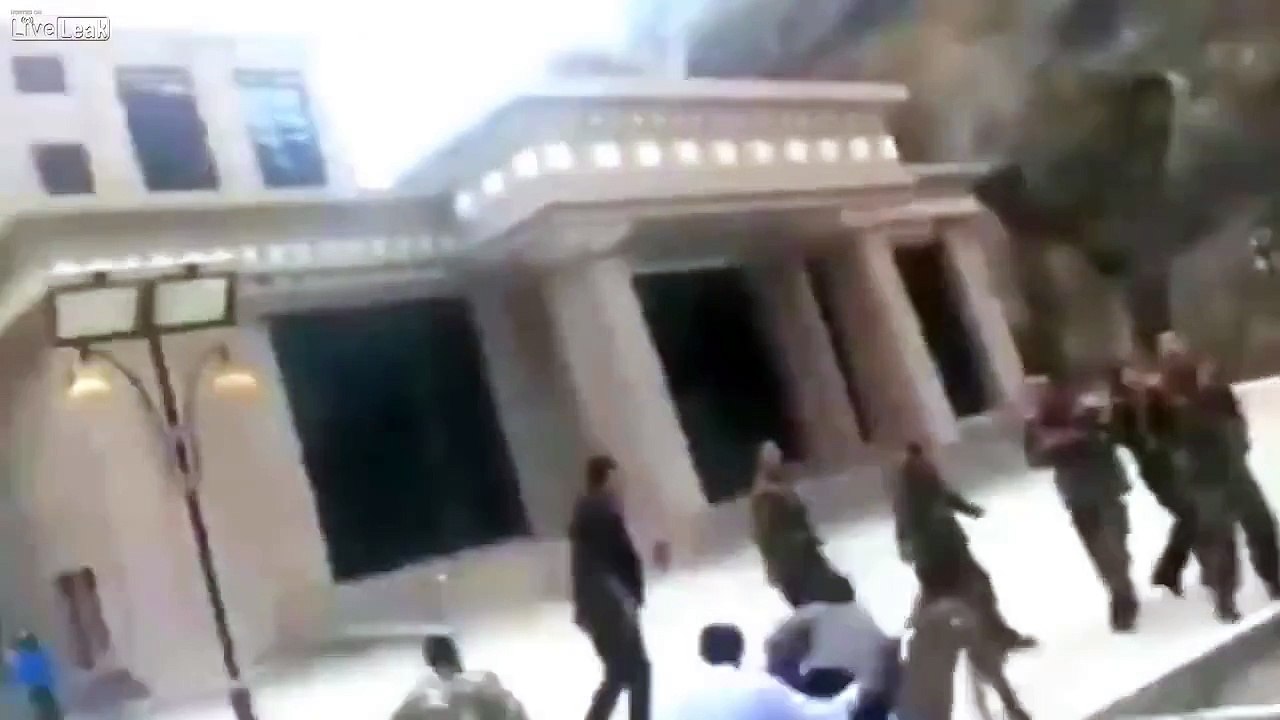 LiveLeak HD OMG! Rock slide in Tibet from Earthquake