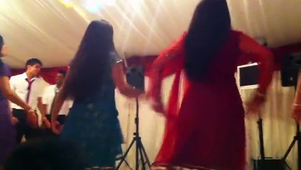 Shila's Mehndi Night Dance | Hot wedding dance