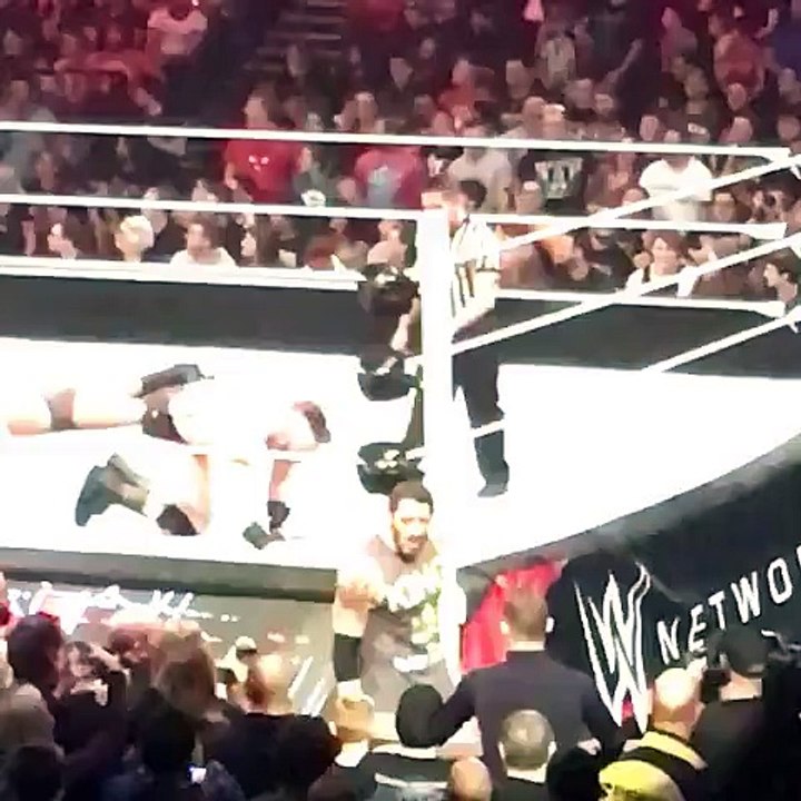 Wayne Rooney slapped WWE Wrestler
