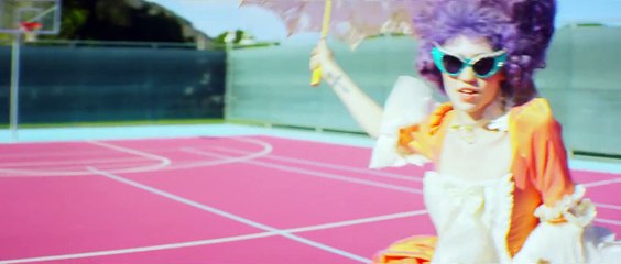 Grimes - Flesh without Blood_Life in the Vivid Dream