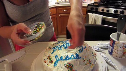 BALLOON CAKE PRANK