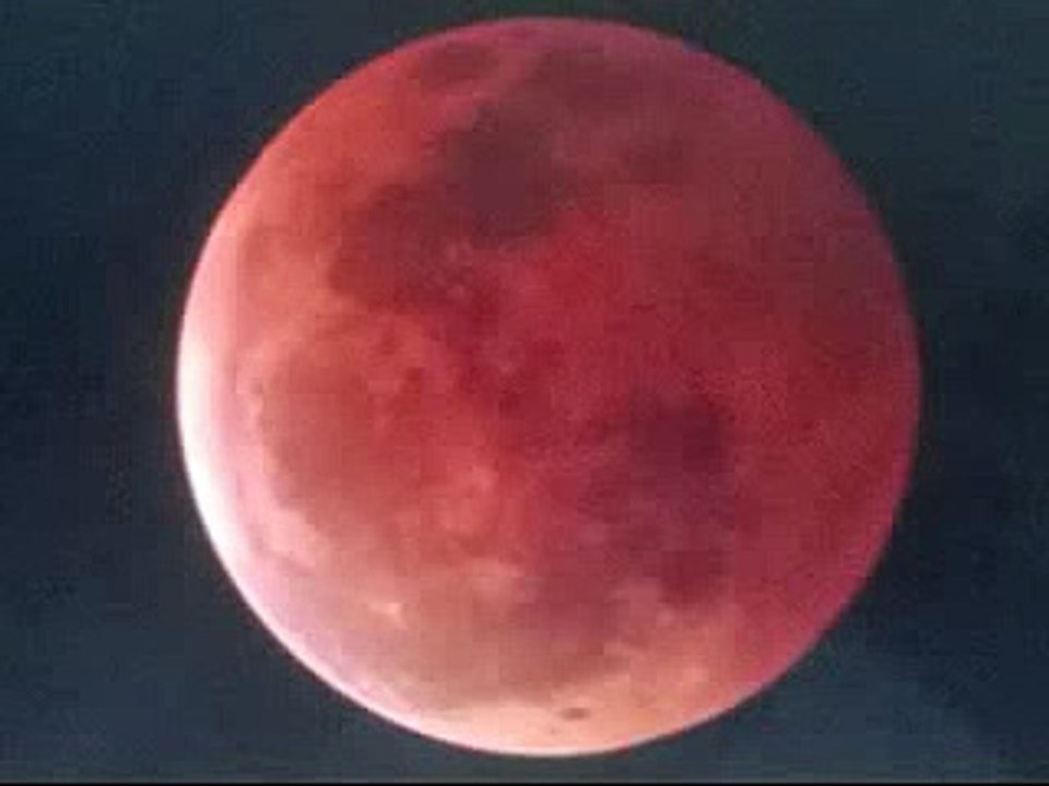 RED BLOOD MOON during a total lunar.original music by Nick B (1)