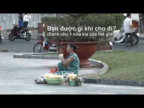 4TRY - Tặng hoa người lạ - Giving flowers to strangers (Social Experiment)