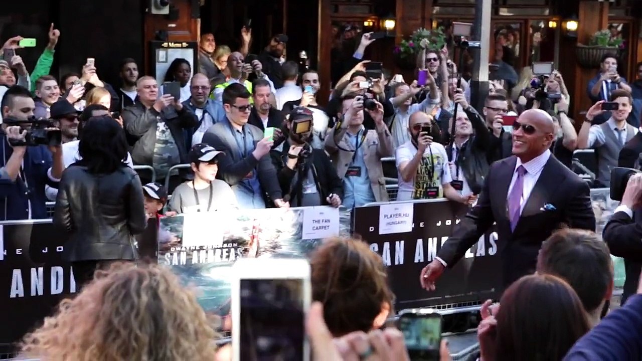 Dwayne ‘The Rock’ Johnson bat le record de selfie le 21.05.2015