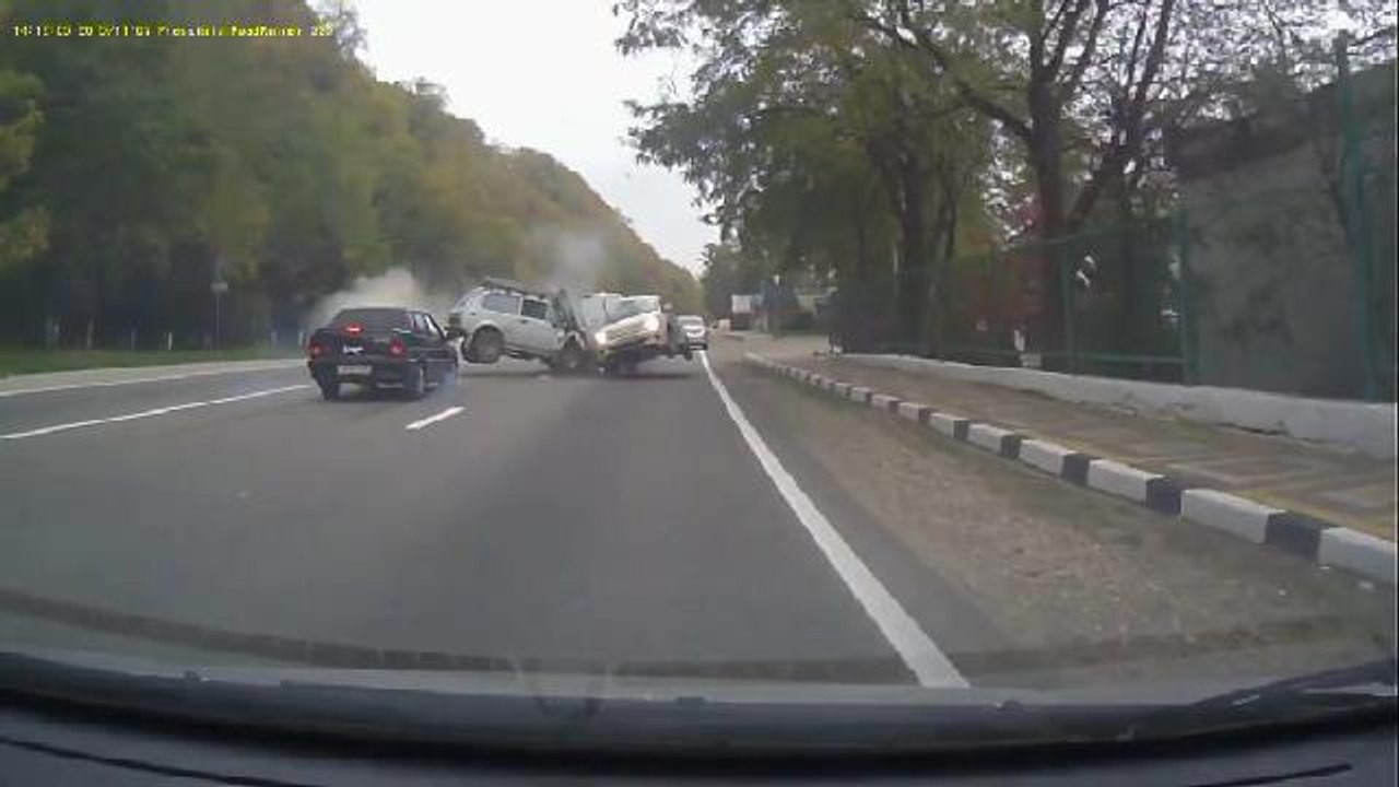 Car crashes compilation # 268 / Compilation d'accident de voiture n°268 / Novembre 2015